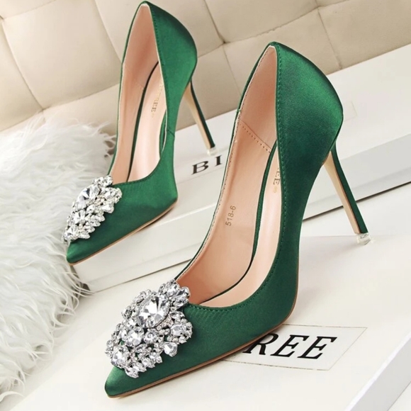 Gorgeous Rhinestones Decor Siletto Court Shoes - Picture 7 of 7